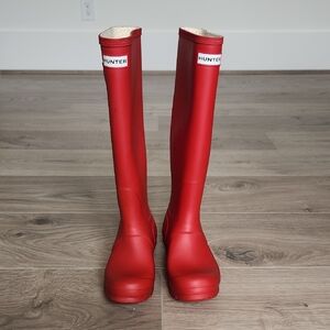 NEW Hunter Bold Red Tall Waterproof Boots